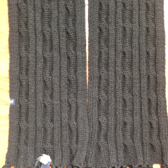 Black GAP cable wool scarf - Picture 7 of 12